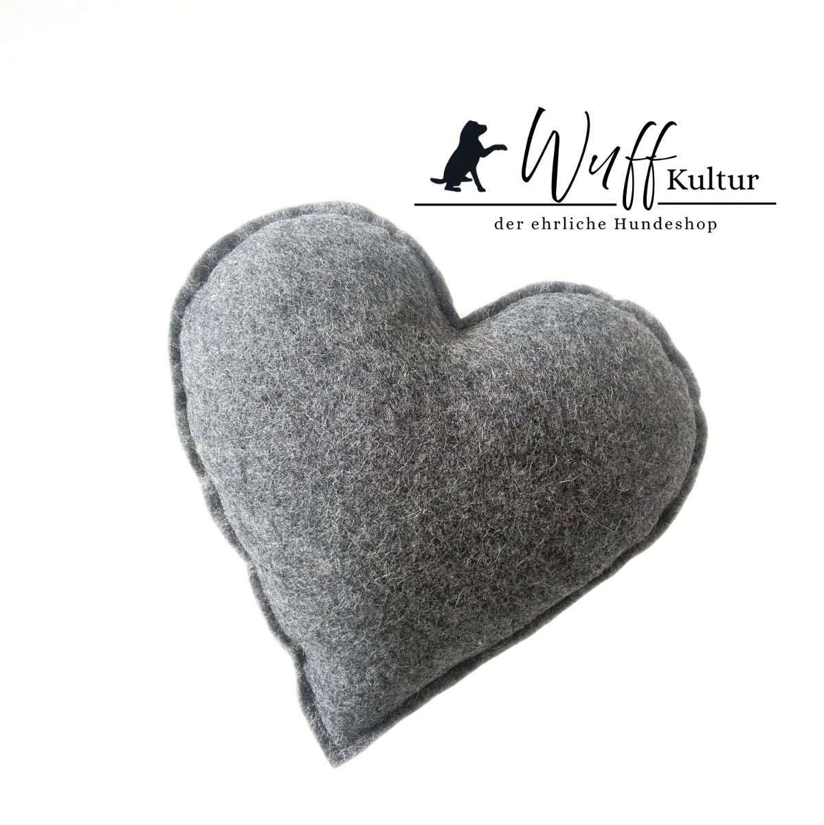 28 x 28 cm großes, graues Herz aus Naturwollfilz, nachhaltiges Hundespielzeug "Herzstück" on WuffKultur. schadstofffrei, handgefertigt, zahnpflegend und beruhigend für Hunde